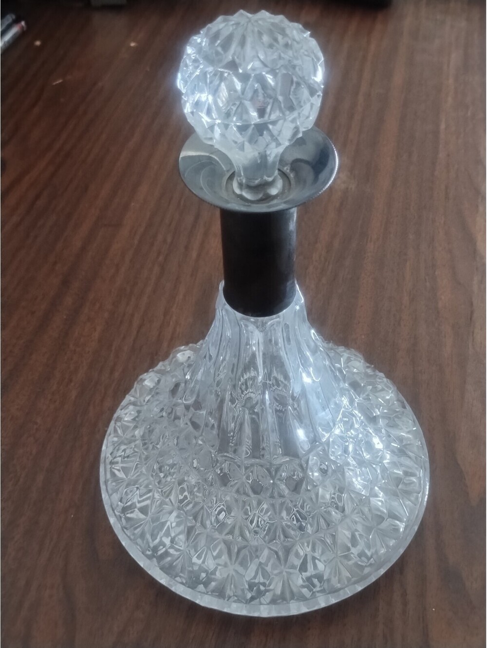 Diamond Cut Metallic Collar Crystal Decanter With Stopper